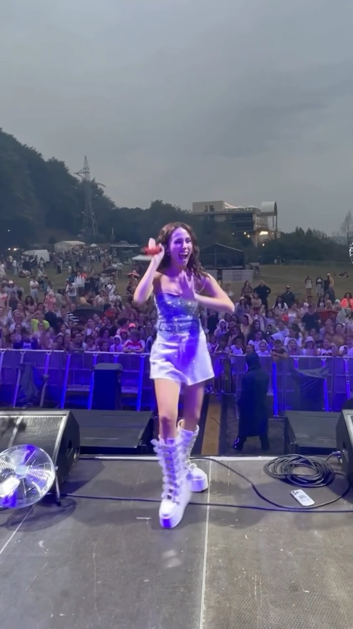I started to RAIN at my CONCERT ☔️| Andra Gogan